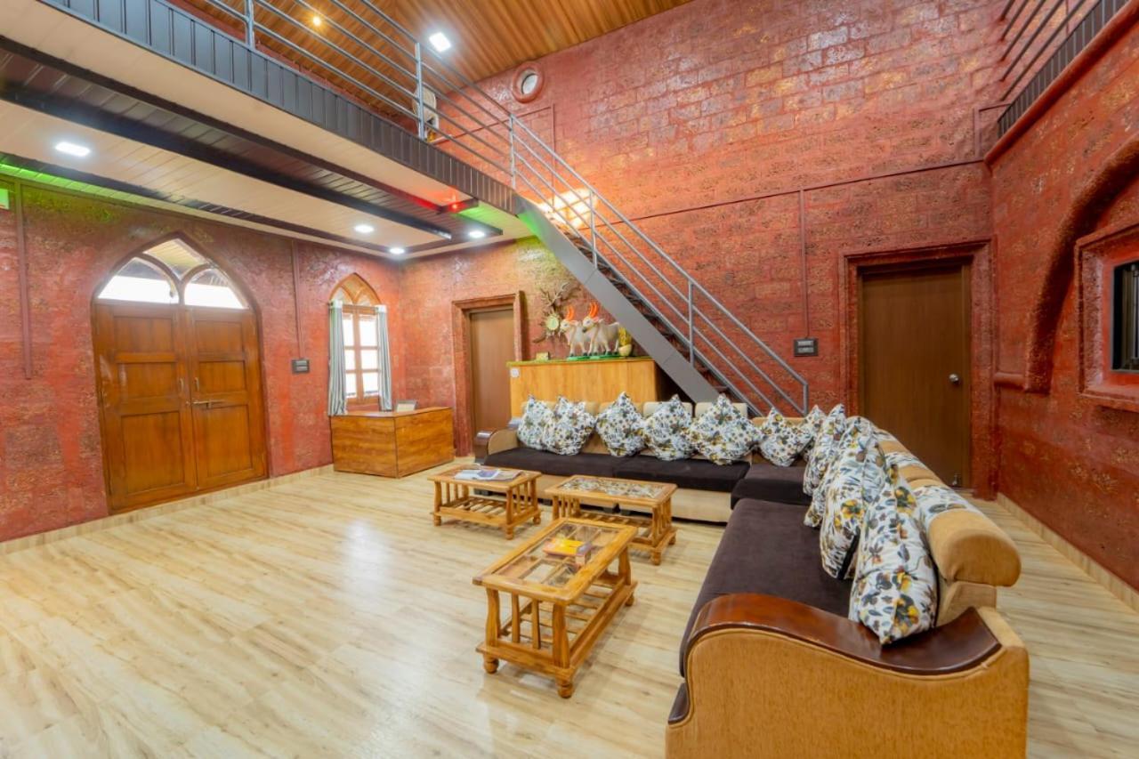 Stone Casa By Vgh 4Bhk Villa With Swimming Pool 마하발레슈와르 외부 사진