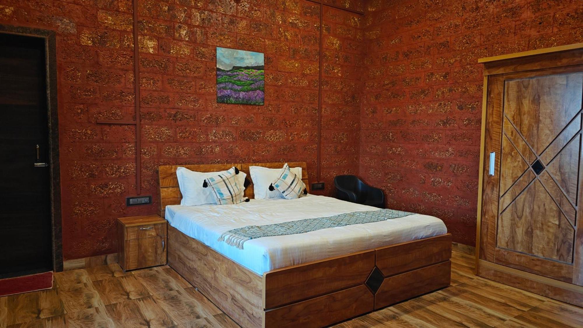 Stone Casa By Vgh 4Bhk Villa With Swimming Pool 마하발레슈와르 외부 사진