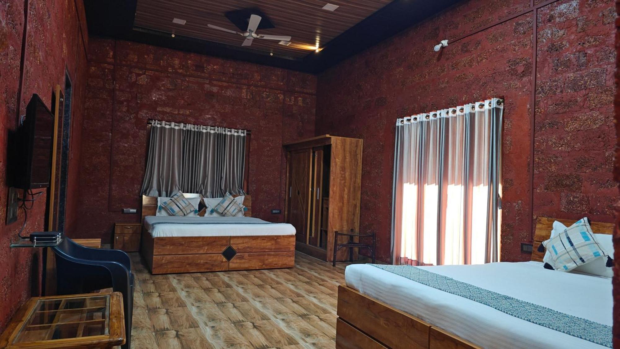 Stone Casa By Vgh 4Bhk Villa With Swimming Pool 마하발레슈와르 외부 사진