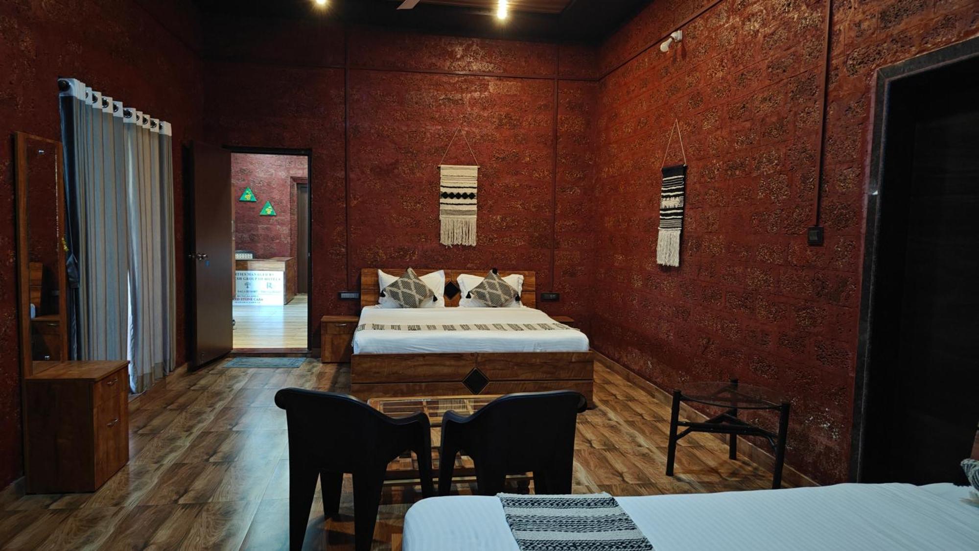 Stone Casa By Vgh 4Bhk Villa With Swimming Pool 마하발레슈와르 외부 사진